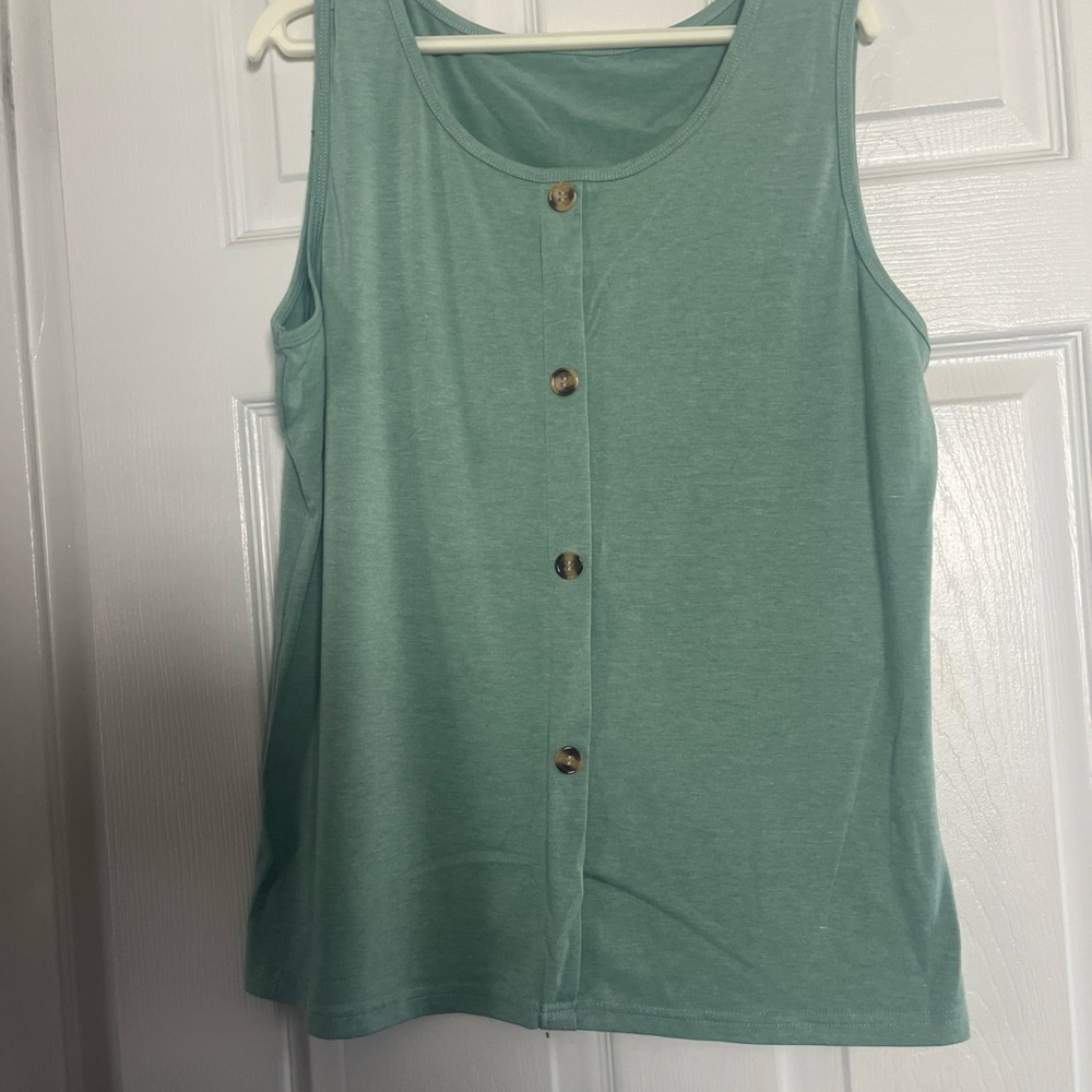 Scoop Neck Mint Button-Front Women's Tank